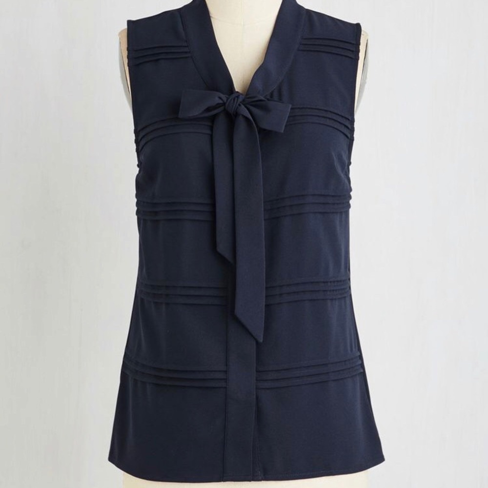 ModCloth Myrtlewood navy bow blouse, size m